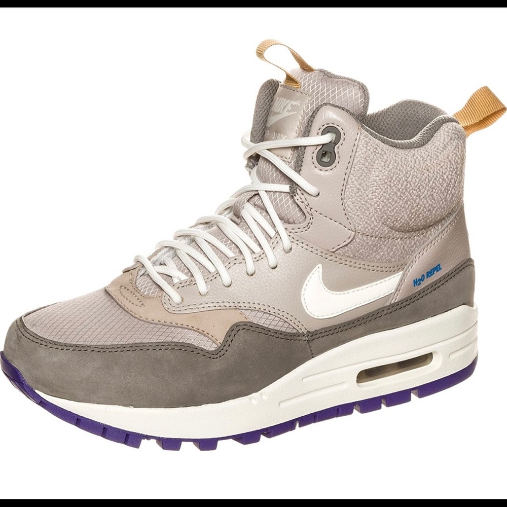 Women’s Nike Air Max Mid